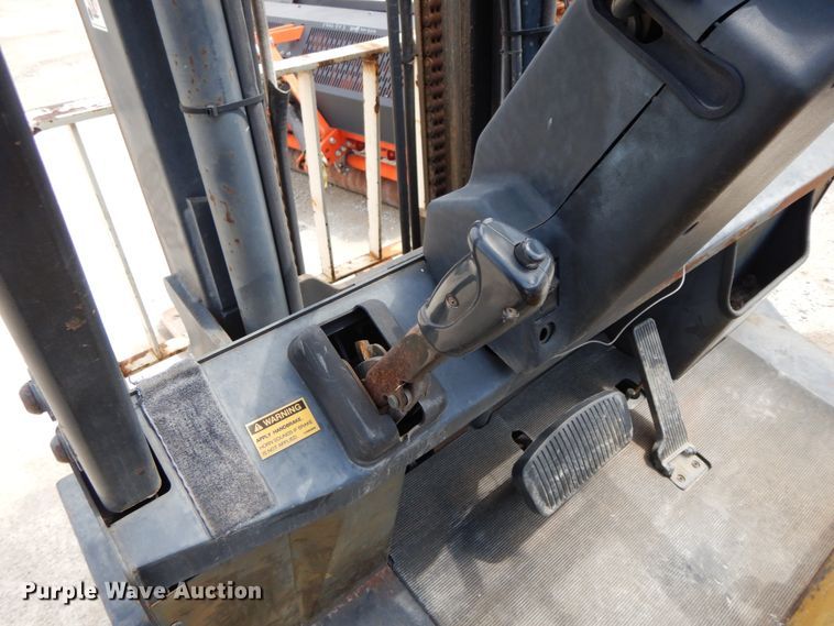 image for item IL9353 1993 Yale GLP080LFNSBY098  forklift
