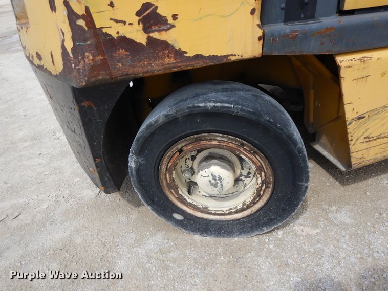 image for item IL9353 1993 Yale GLP080LFNSBY098  forklift