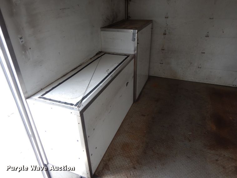 image for item IL9356 2006 GMC C7500  Crew Cab box truck