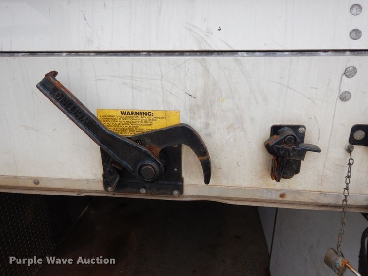 image for item IL9356 2006 GMC C7500  Crew Cab box truck