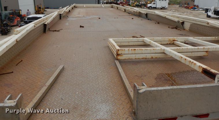 image for item IL9356 2006 GMC C7500  Crew Cab box truck