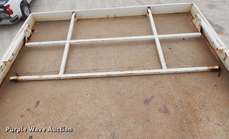 image for item IL9356 2006 GMC C7500  Crew Cab box truck