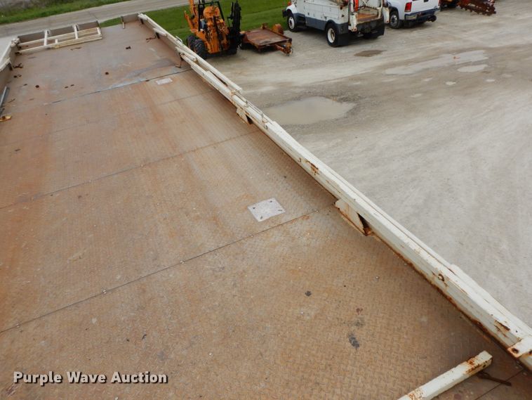 image for item IL9356 2006 GMC C7500  Crew Cab box truck