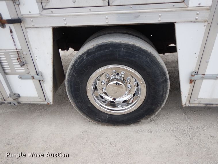 image for item IL9356 2006 GMC C7500  Crew Cab box truck