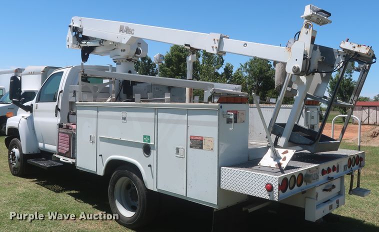 image for item IO9092 2009 GMC C5500  bucket truck