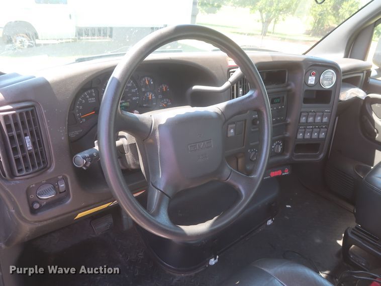 image for item IO9092 2009 GMC C5500  bucket truck