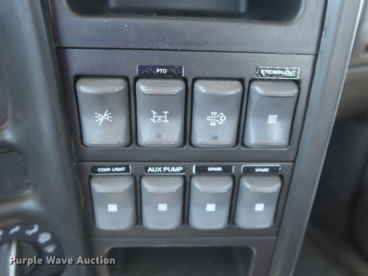 image for item IO9092 2009 GMC C5500  bucket truck