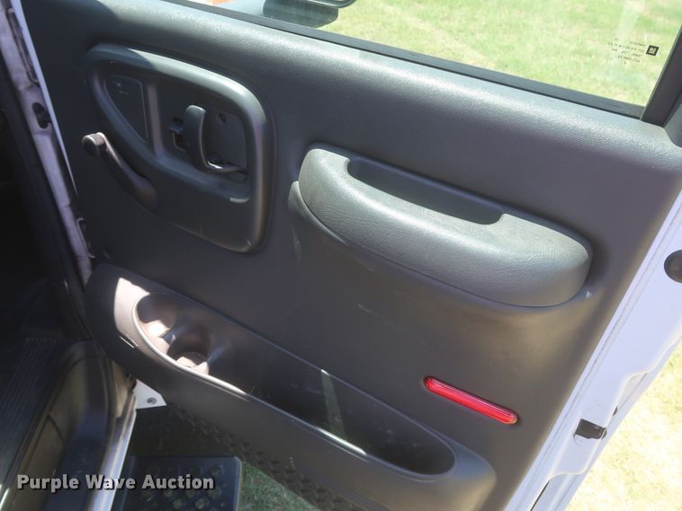 image for item IO9092 2009 GMC C5500  bucket truck