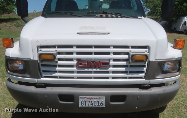 image for item IO9092 2009 GMC C5500  bucket truck