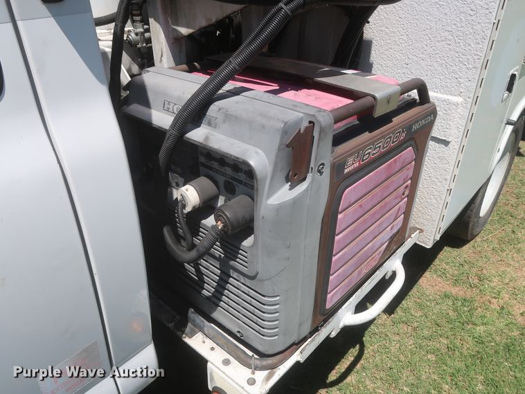 image for item IO9092 2009 GMC C5500  bucket truck