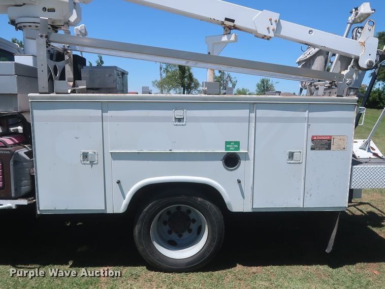 image for item IO9092 2009 GMC C5500  bucket truck