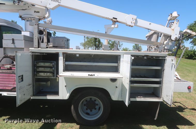 image for item IO9092 2009 GMC C5500  bucket truck