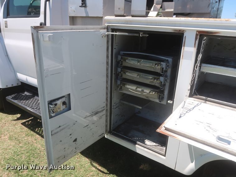 image for item IO9092 2009 GMC C5500  bucket truck