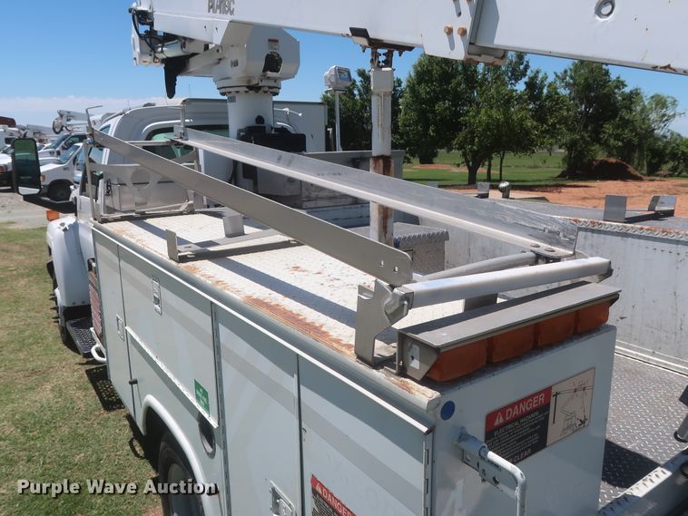 image for item IO9092 2009 GMC C5500  bucket truck