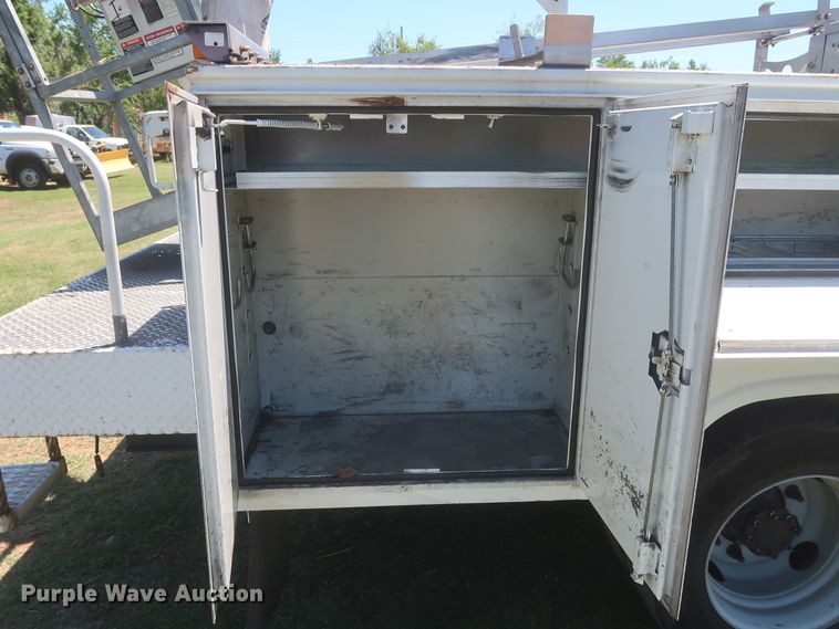 image for item IO9092 2009 GMC C5500  bucket truck