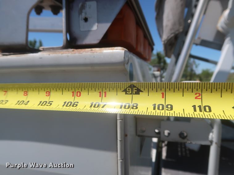 image for item IO9092 2009 GMC C5500  bucket truck