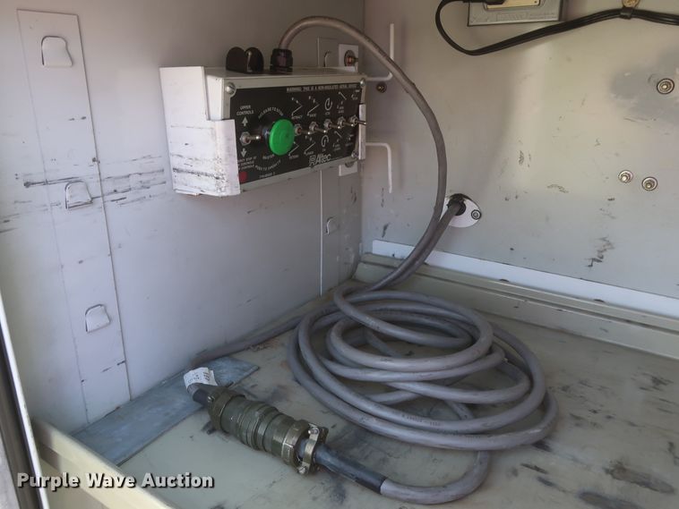 image for item IO9092 2009 GMC C5500  bucket truck