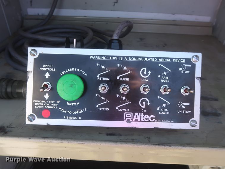 image for item IO9092 2009 GMC C5500  bucket truck