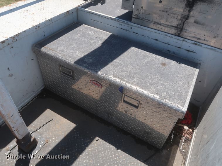 image for item IO9092 2009 GMC C5500  bucket truck