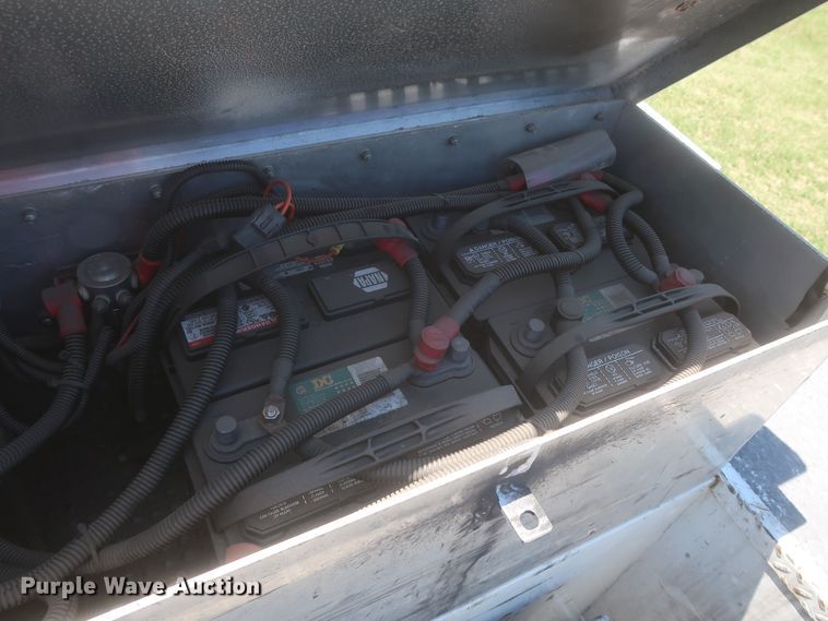 image for item IO9092 2009 GMC C5500  bucket truck