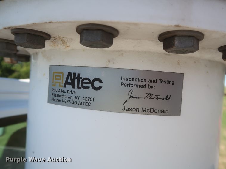 image for item IO9092 2009 GMC C5500  bucket truck