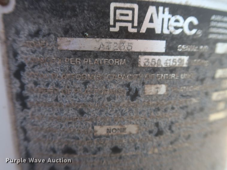 image for item IO9092 2009 GMC C5500  bucket truck