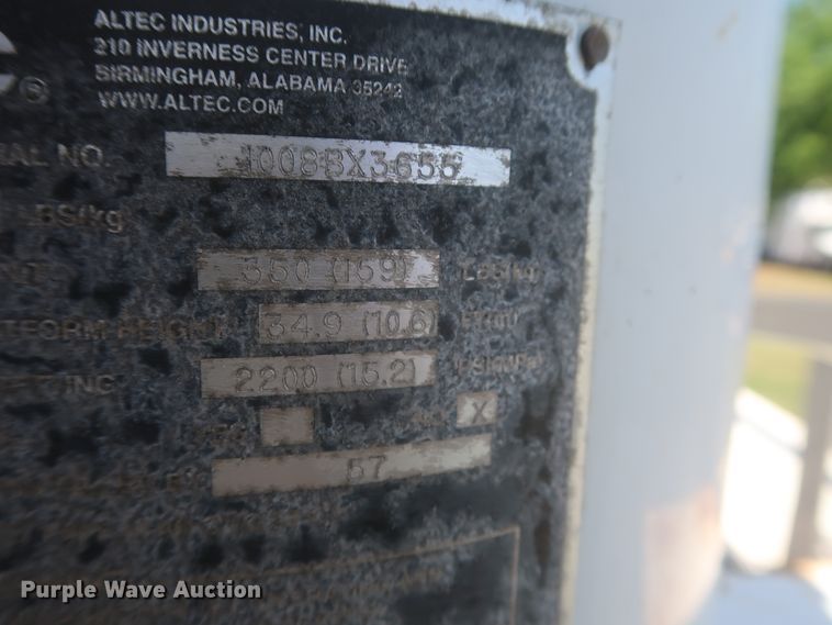 image for item IO9092 2009 GMC C5500  bucket truck