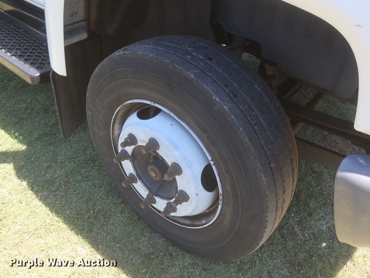 image for item IO9092 2009 GMC C5500  bucket truck