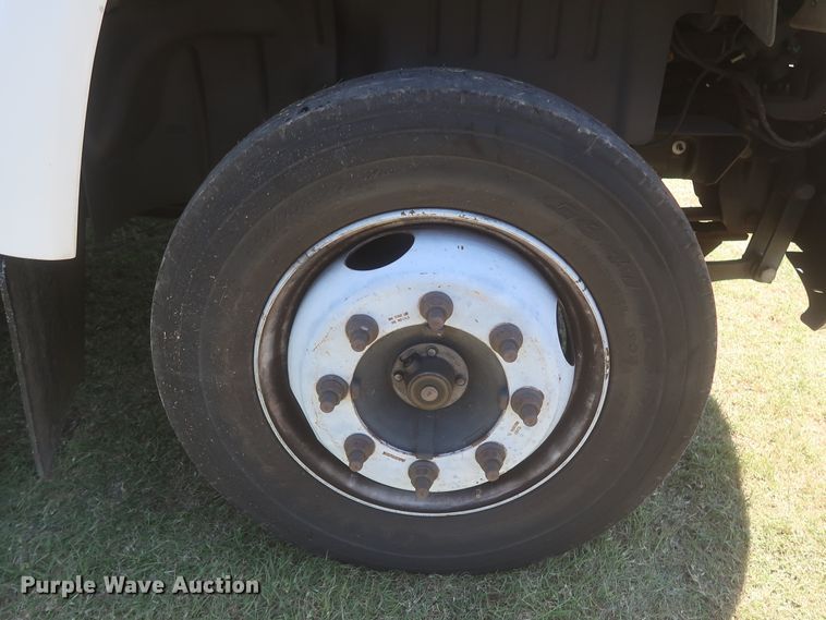 image for item IO9092 2009 GMC C5500  bucket truck