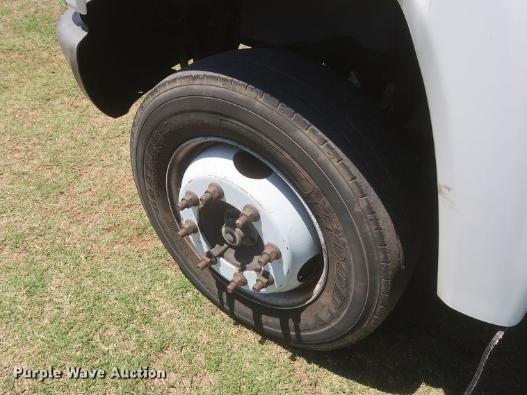 image for item IO9092 2009 GMC C5500  bucket truck