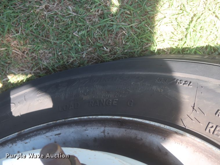 image for item IO9092 2009 GMC C5500  bucket truck