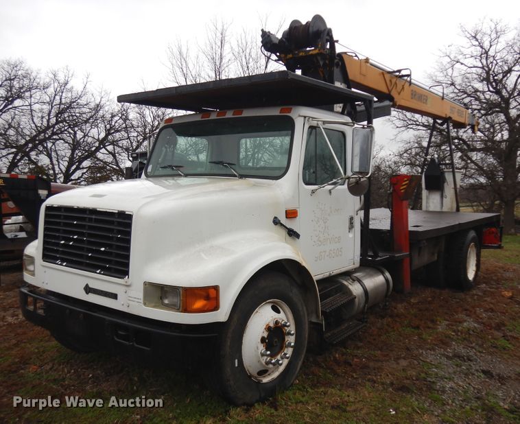 image for item IP9103 1998 International 4700  crane truck