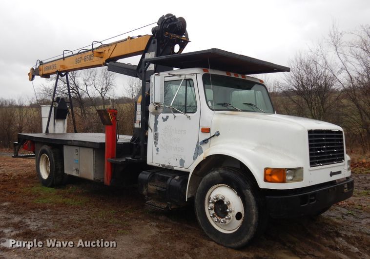 image for item IP9103 1998 International 4700  crane truck