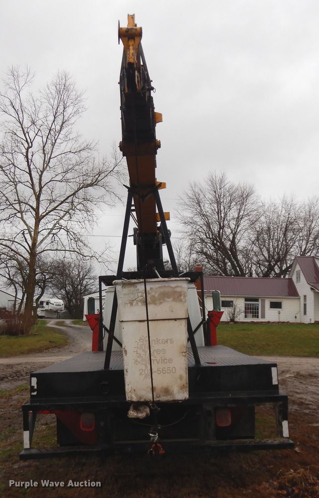 image for item IP9103 1998 International 4700  crane truck