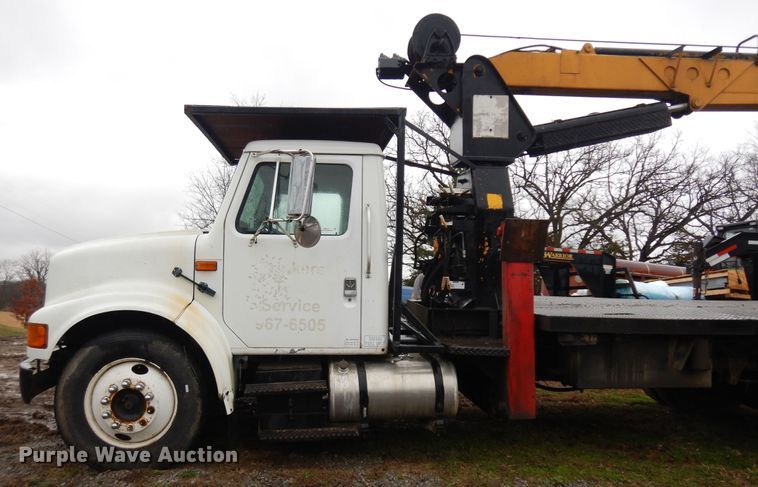 image for item IP9103 1998 International 4700  crane truck