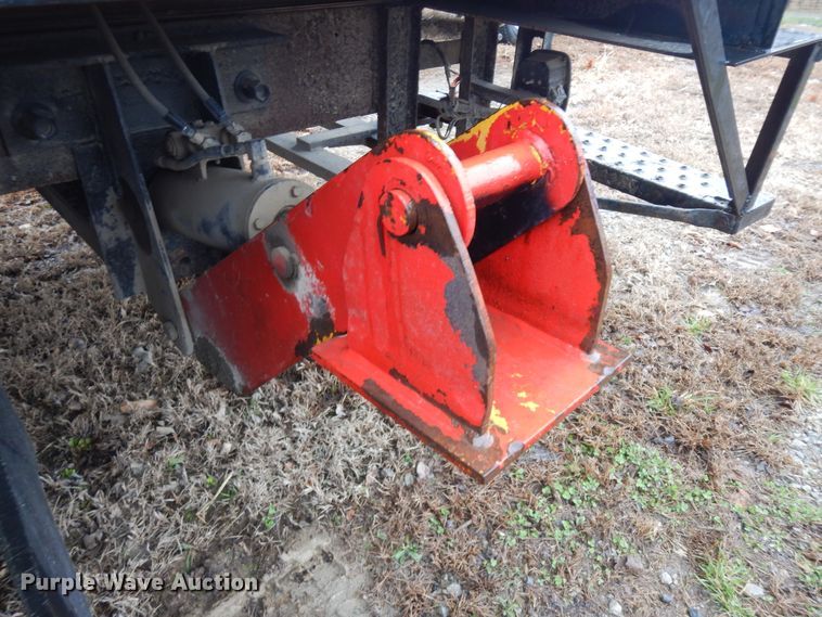 image for item IP9103 1998 International 4700  crane truck