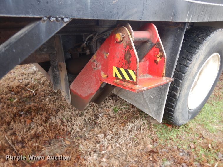 image for item IP9103 1998 International 4700  crane truck