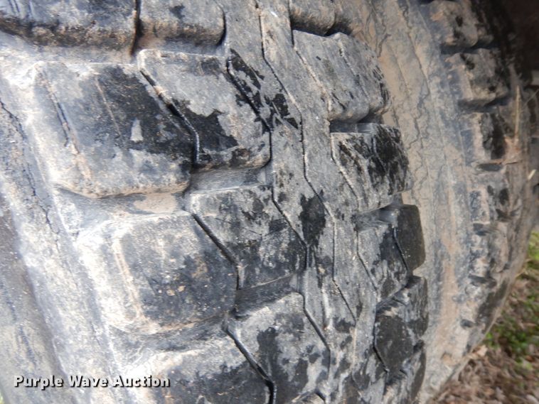 image for item IP9103 1998 International 4700  crane truck