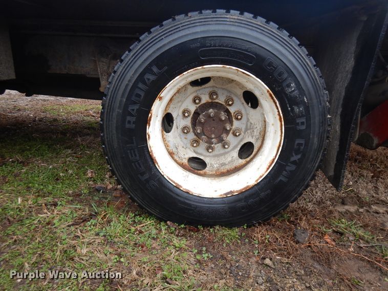 image for item IP9103 1998 International 4700  crane truck