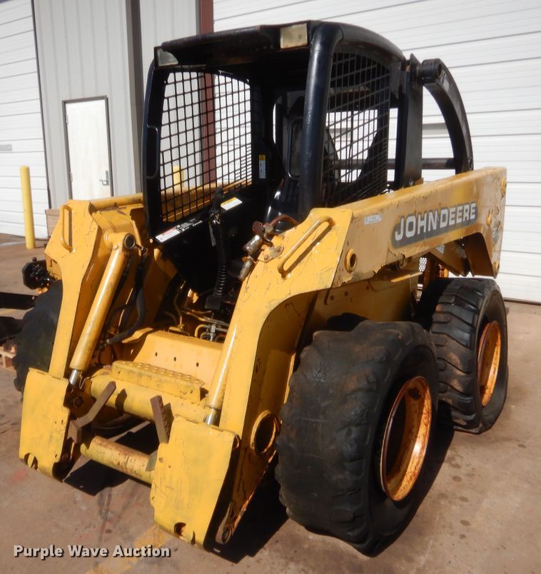 image for item IP9769 John Deere 270  skid steer