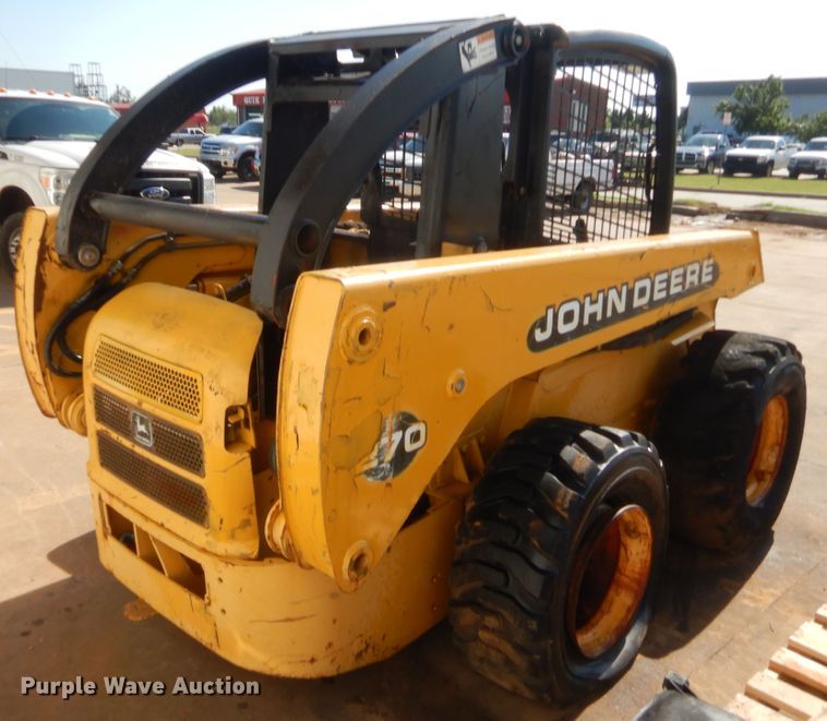 image for item IP9769 John Deere 270  skid steer