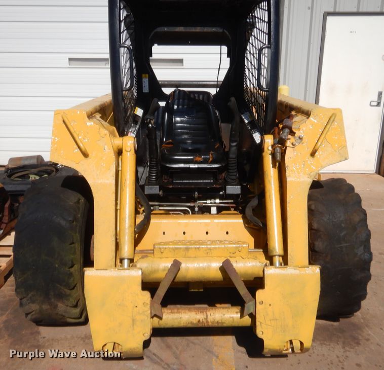 image for item IP9769 John Deere 270  skid steer