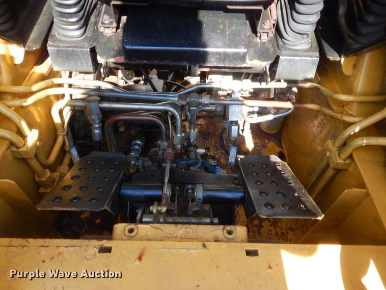 image for item IP9769 John Deere 270  skid steer