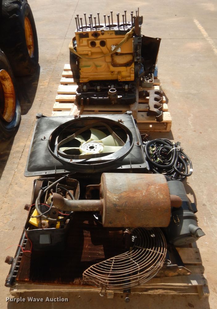 image for item IP9769 John Deere 270  skid steer