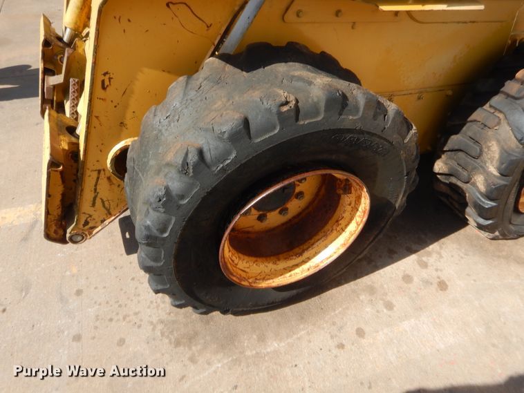 image for item IP9769 John Deere 270  skid steer