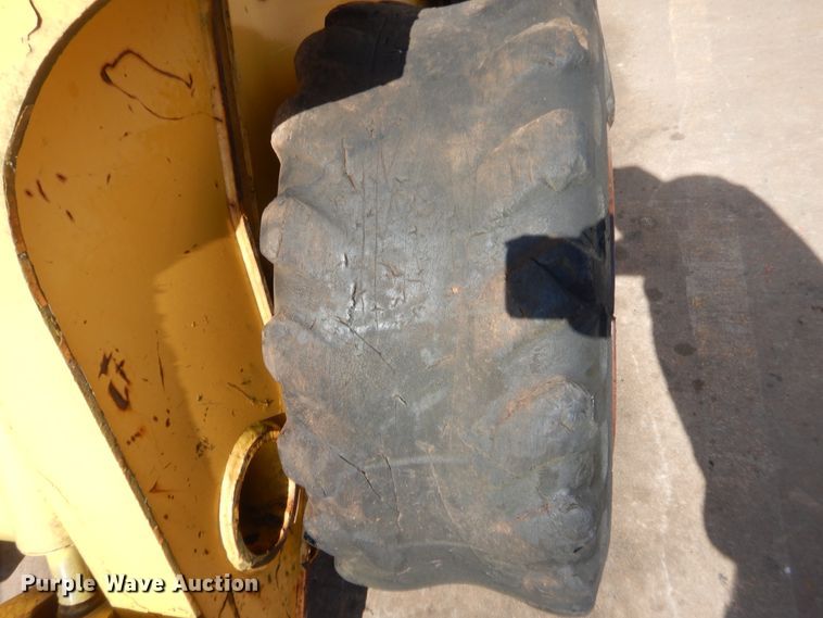 image for item IP9769 John Deere 270  skid steer