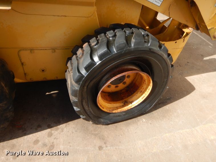 image for item IP9769 John Deere 270  skid steer