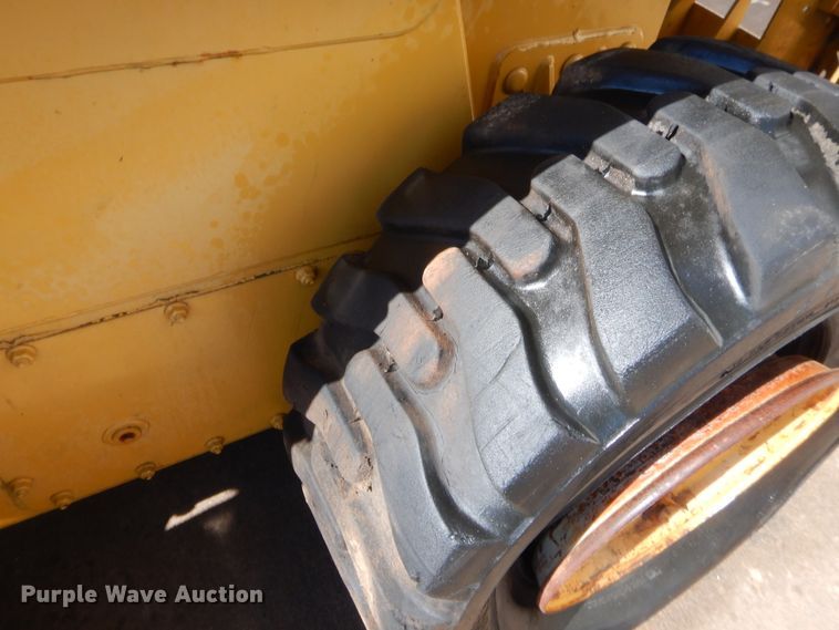 image for item IP9769 John Deere 270  skid steer