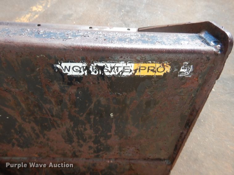 image for item IP9770 John Deere 84"W skid steer bucket