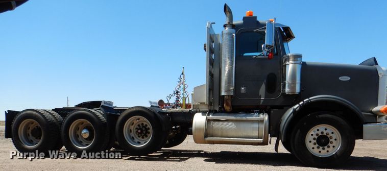 image for item IQ9311 1998 Peterbilt 378  semi truck